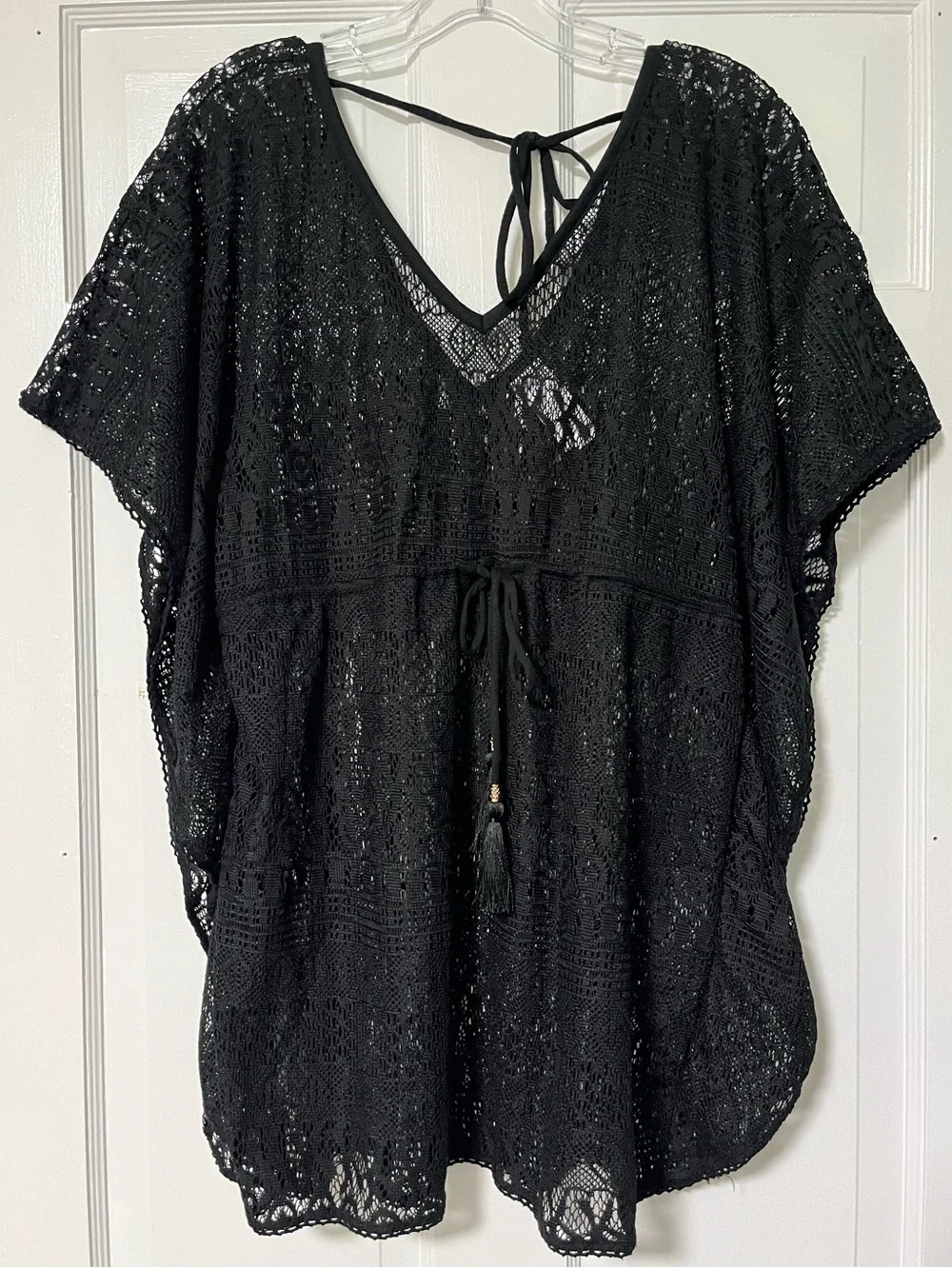 Time and Tru Flowy geometric lace knit kaftan V-neckline tunic swimsuit cover-up